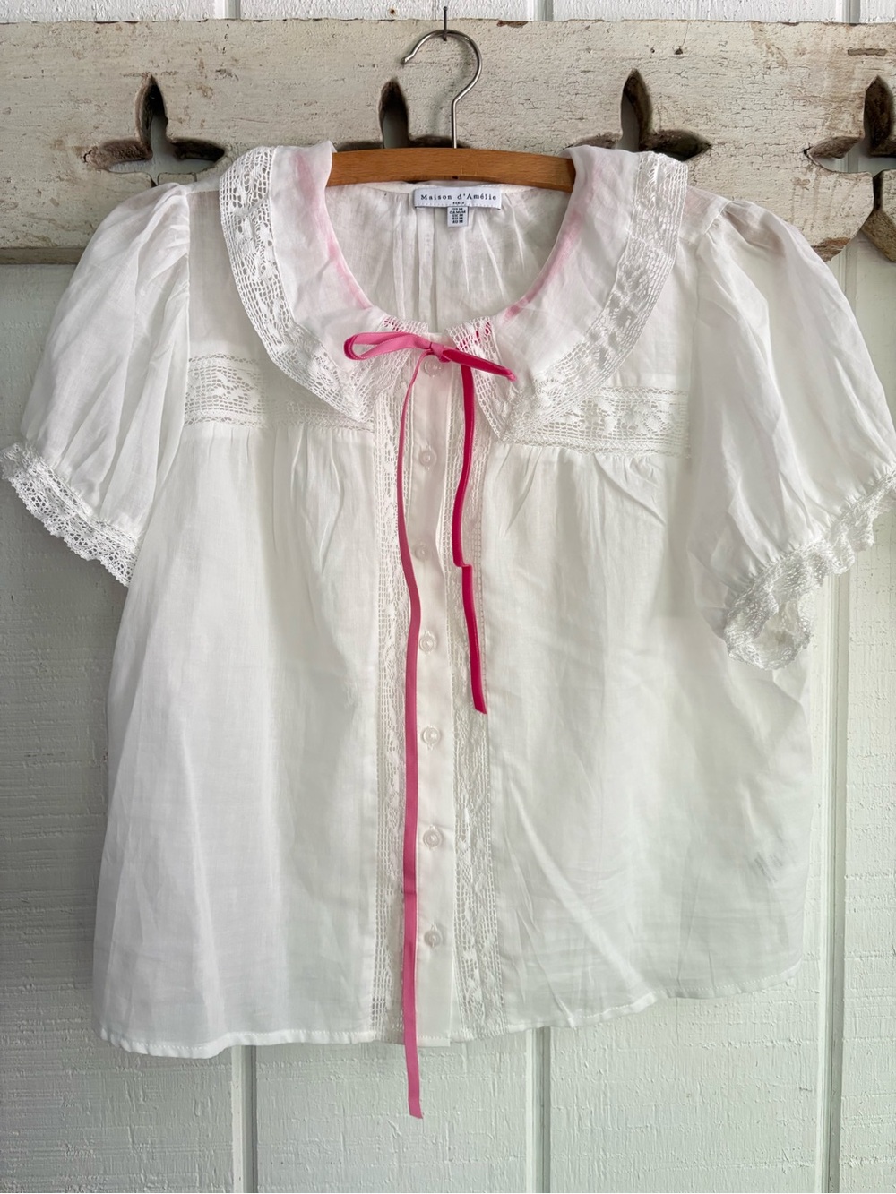 White Lace-crochet Trim Peter Pan collar Puff Sleeve Blouse very delicate